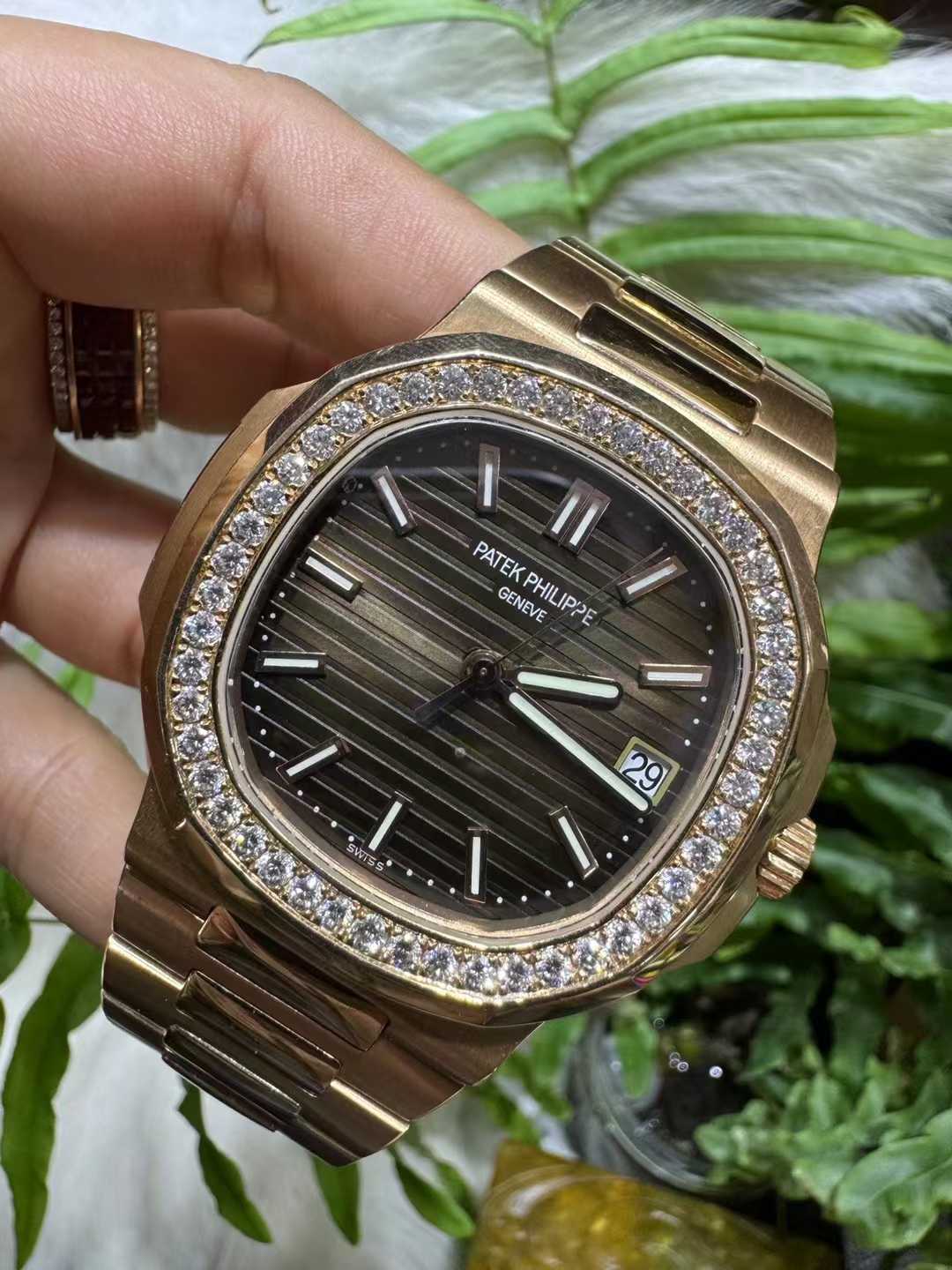 파텍필립 노틸러스 다이아베젤 브라운 금통 시계 워치